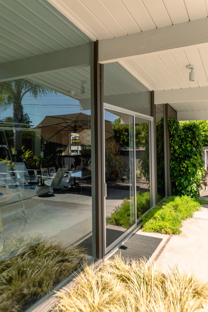 Fading, glare, heat control, energy savings: all benefits you can expect from 3M Window Film.